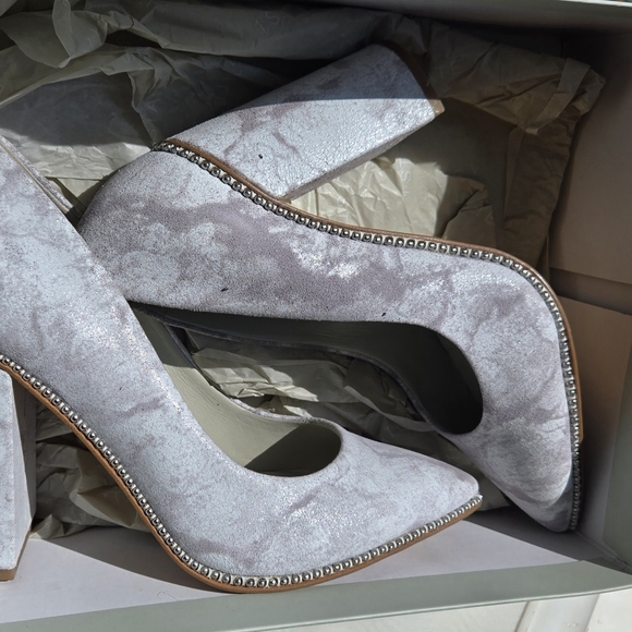 Grey Heeled Shoes - Picture 2 of 2